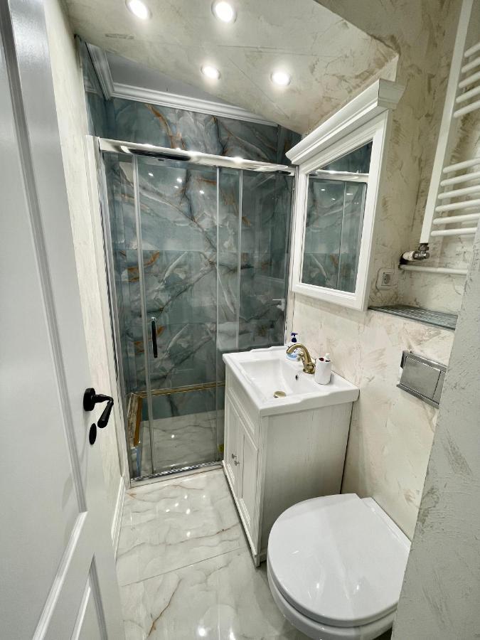 White Residence Крайова Екстер'єр фото